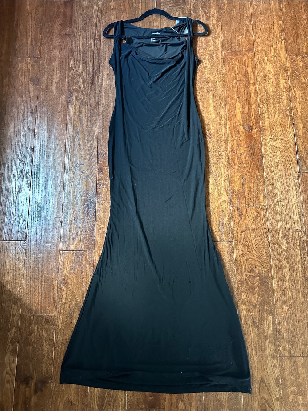 ReoRia Black Sleeveless Maxi Dress